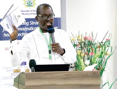  Kwabena Boadu Oku Afari, Chief Director of the Ministry of Health, launching the policy document